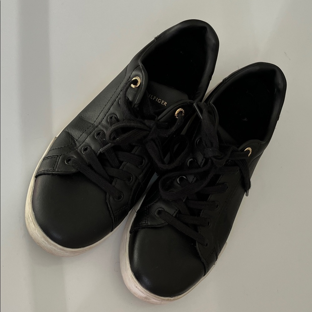 Tommy Hilfiger Women's Black Sneakers